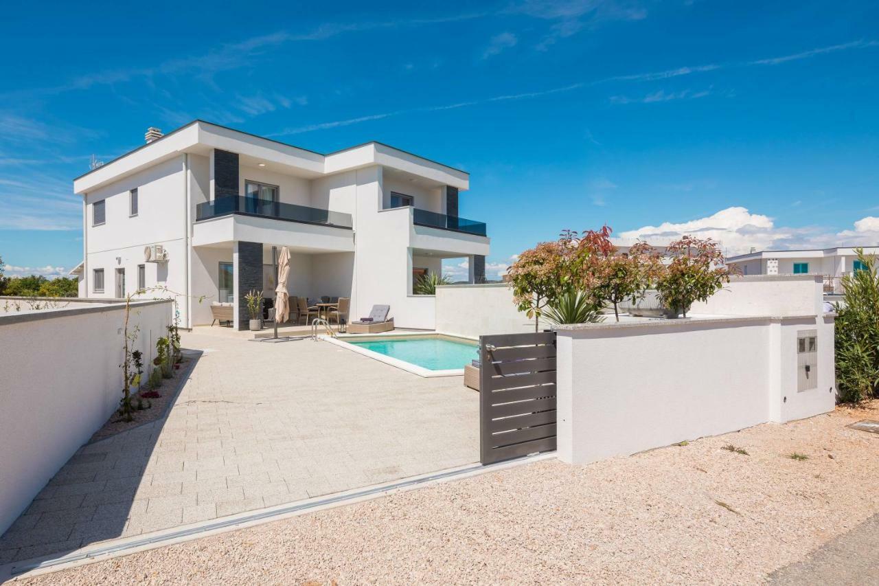 Holiday Home Ventum シベニク エクステリア 写真